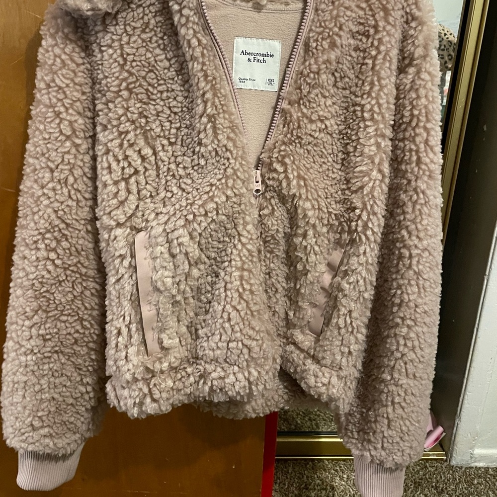 Women's
Sherpa Full-Zip Jacket